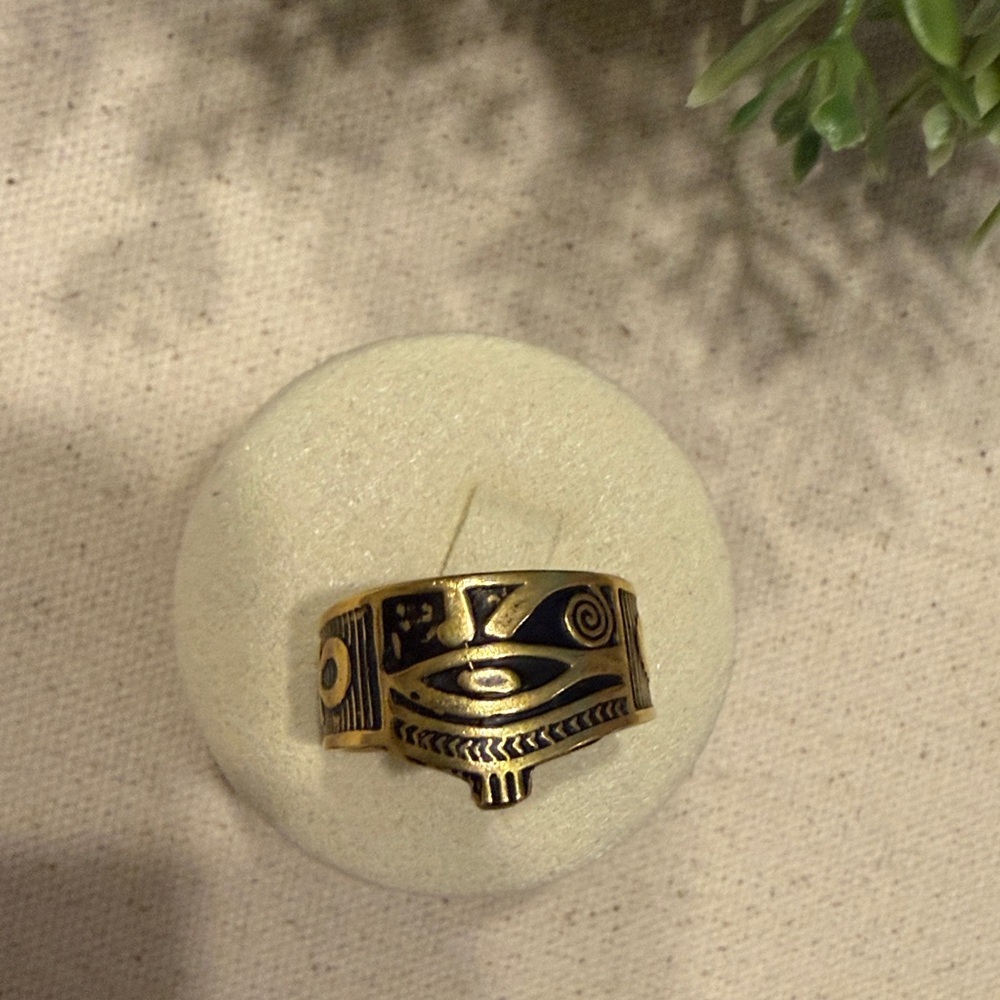 Unisex Boho Vintage Ring | Women’s Ring  | Men’s Ring | Gold Eye of Horus Ring - Picture 2 of 5